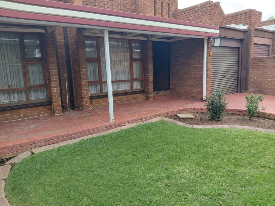 3 Bedroom Property for Sale in Pellissier Free State